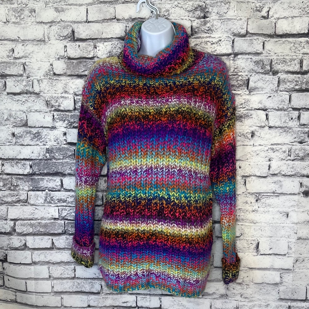 Love at First Find Rainbow Knit Turtle Neck Sweater Size Small
